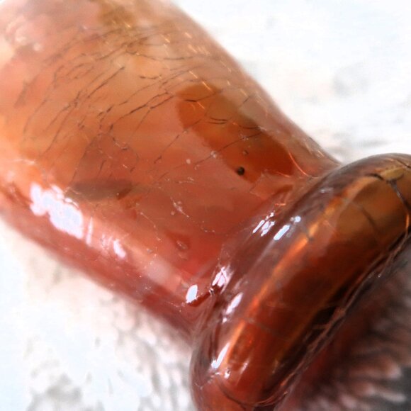 VINTAGE HAND BLOWN ORANGE CRACKLED GLASS VASE WITH RUFFLED TOP NINE INCHES TALL - Picture 10 of 12
